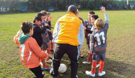 Charla técnica para la clase 2004. (Foto: gentileza Prensa Los Patos Fútbol Club).