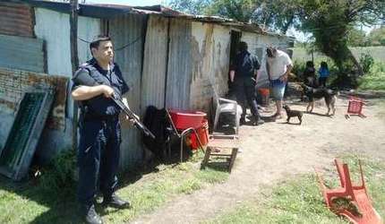 Allanamiento de la policía por un robo: se identificó a una persona ...