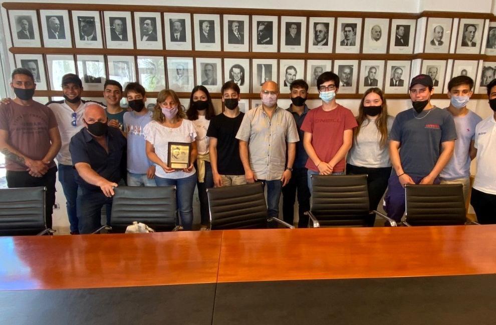 Noticias Reino recibió a profesores y alumnos que participaron del Desafío Eco Diario La Noticias Reino recibió a profesores y alumnos que participaron del Desafío Eco Diario La
