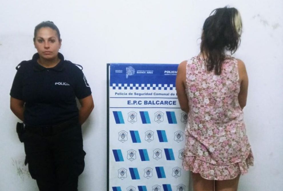 Una mujer fue detenida tras arrojar una piedra y romper el cristal de ...