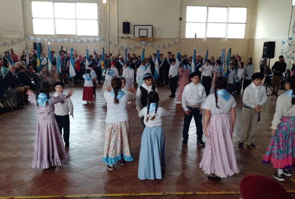 Se realizó el acto oficial por el 9 de Julio | Noticias | Diario La ...