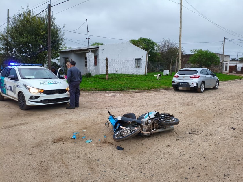 Choque entre un auto y una moto en 22 y 105 | Noticias | Diario La ...
